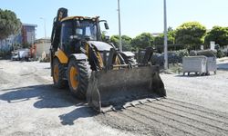 Kuşadası'nda sıcak asfalt çalışması