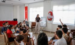 EFELER’DE ÇOCUKLAR FELSEFEYLE DÜŞÜNMEYİ ÖĞRENİYOR