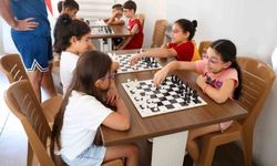 Efeler'de yaz tatili satrançla renkleniyor