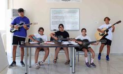 EFELER'DE SANAT ZAMANI MÜZİK AKADEMİSİ KURSLARI BAŞLIYOR