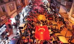 EFELER’DE CUMHURİYET YÜRÜYÜŞÜ’NE BİNLER AKIN ETTİ