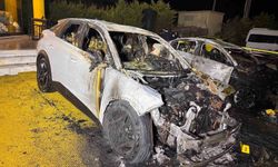 Kuşadası'nda oto galeri kundaklandı