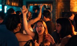 ADÜ’lü gençler Crow Pub & Hall’da eğlenceye doydu