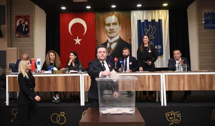 KUŞADASI BELEDİYESİ MECLİSİ’NDE OLAĞAN ÜSTÜ TOPLANTI, BAŞKAN VEKİLLİĞİNE TAHSİN DEMİRTAŞ SEÇİLDİ