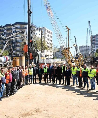 Yeni Dörtyol Köprülü Kavşağı'nda çalışmalar devam ediyor