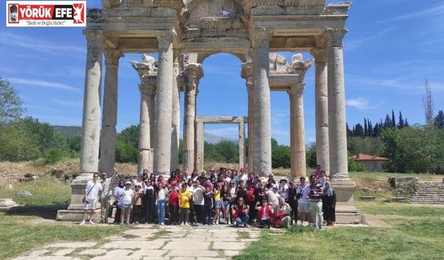 Çocuklar, aileleriyle birlikte tarihe yolculuk yaptı