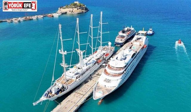 Kuşadası’nda Amerikalı turistlere mehterli karşılama