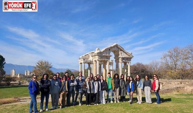 Gençler, tarih dolu bir gün geçirdi