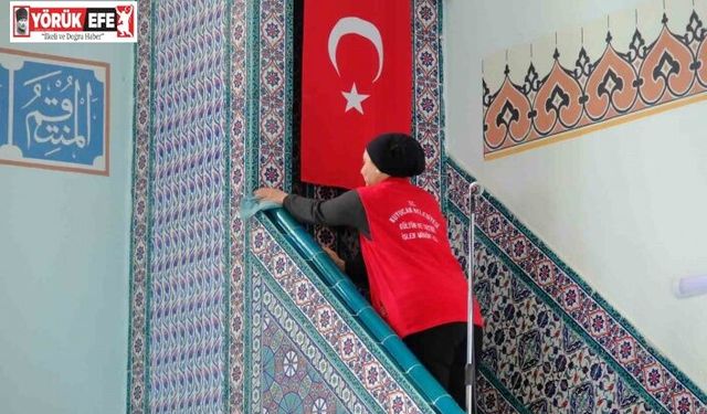 Kuyucak Belediyesi Ramazan öncesi camilerde temizlik çalışması yaptı