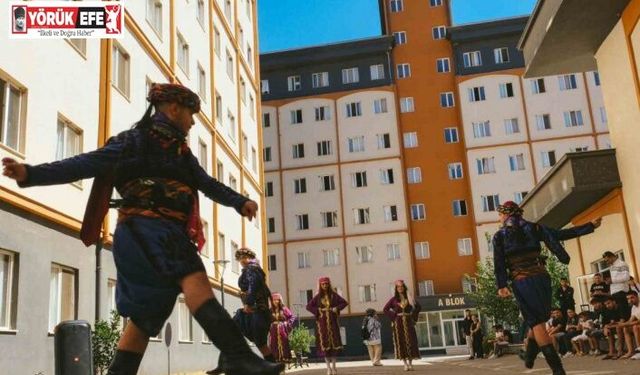 Aydın’da yurtlara gelen öğrenciler halk oyunları ile karşılandı