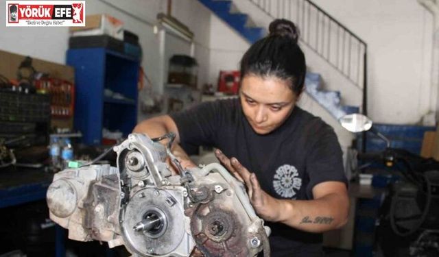 Çırak bulamayan eşine destek için başladı, motor ustası oldu