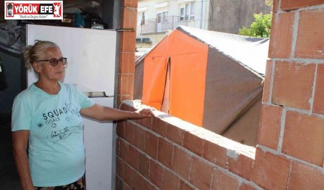 Torunu ve oğlu ile çadırda yaşam mücadelesi veriyor