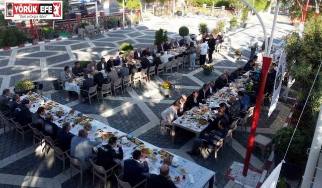 Başkan Özel, muhtarlarla kahvaltıda bir araya geldi