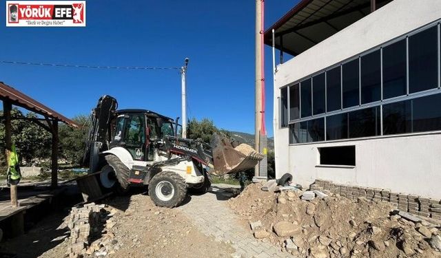 Buharkent’te yol genişletme çalışmaları sürüyor