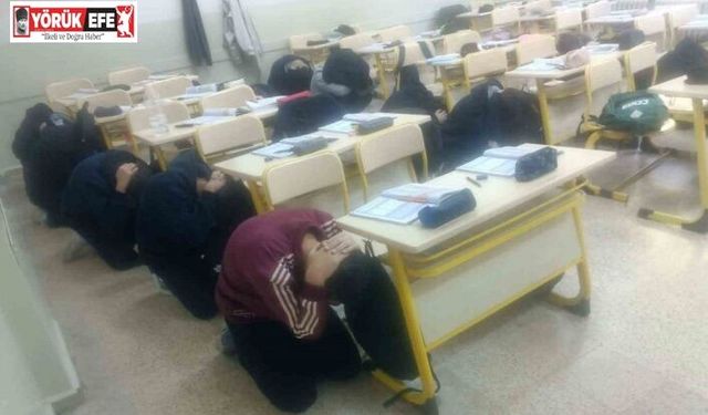 Lise öğrencilerine deprem tahliye tatbikatı