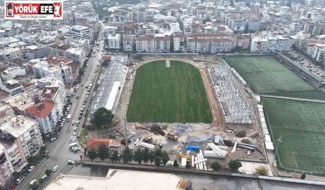 Adnan Menderes Stadyumu’nda çim serildi
