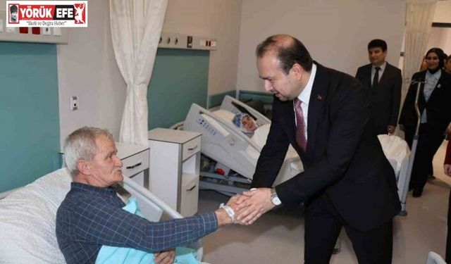 Aydın İl Sağlık Müdürü Şenkul, hastanenin ilk yatan hastaları ile bir araya geldi