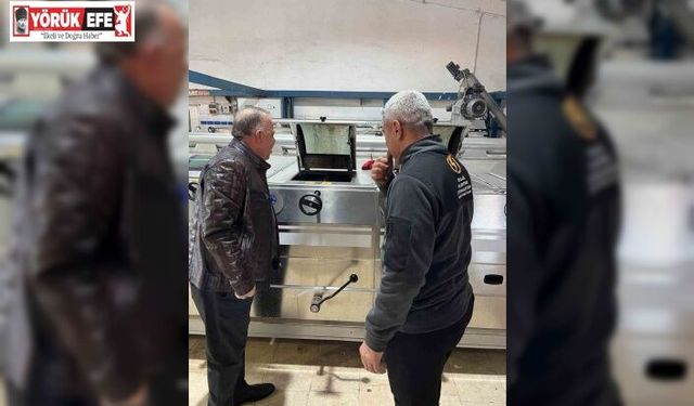 Başkan Özel, zeytin sezonunda üreticilerle yağ sıkım tesisinde buluştu