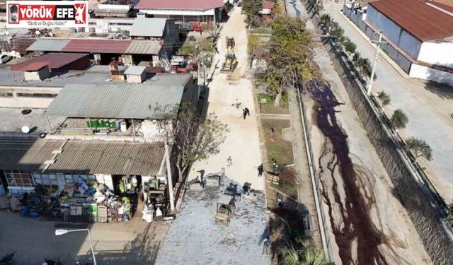 Yenipazar’da Doğu Mahallesi’nde parke taşı çalışmaları sürüyor