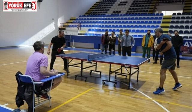 Hastane personeli masa tenisinde hünerlerini sergiledi