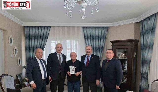 Ömrünü öğrencilerine adayan Varol öğretmen unutulmadı