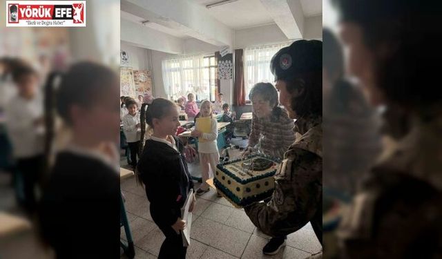 Özel Harekat polislerinden şehit kızına doğum günü sürprizi