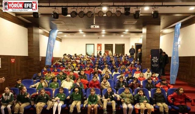 Başkan Çerçioğlu Koçarlı’da minikleri tiyatro ile buluşturdu