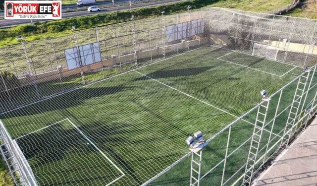 Çeştepe’deki halı saha yeniden hizmete açıldı