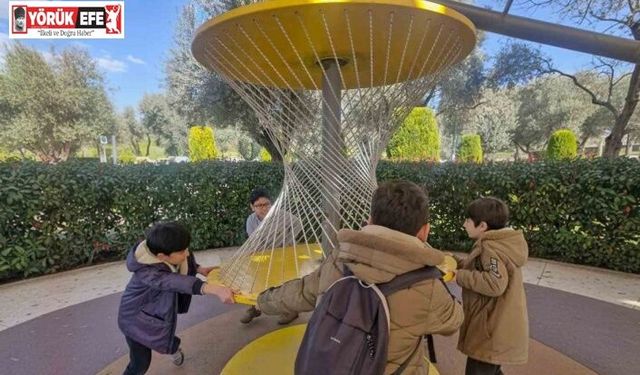 Efeler’in bilim parkı miniklere yol gösteriyor