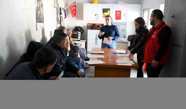 Kuşadası Belediyesi’nden personeline İş Sağlığı ve Güvenliği Eğitimi