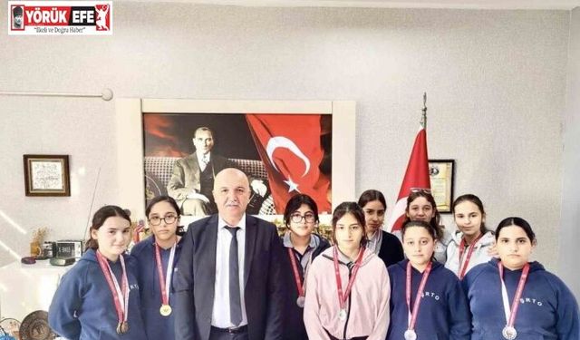 Ortaokul öğrencileri bilek güreşinde madalyalara ambargo koydu