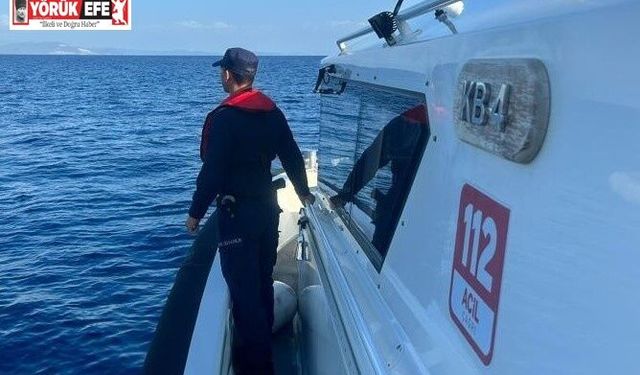 Yüzmek için denize giren şahısları, Sahil Güvenlik ekipleri kurtardı