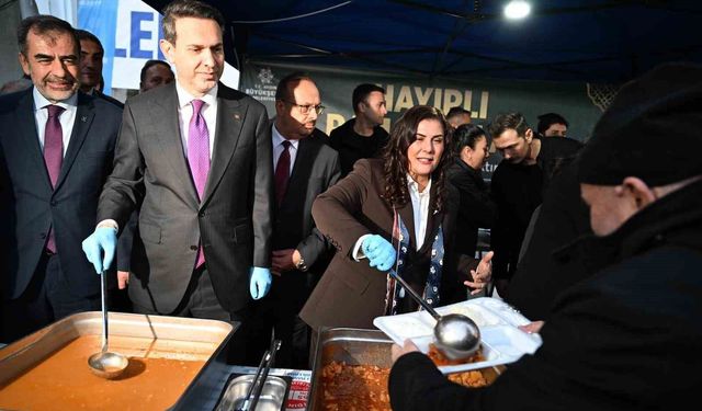 Başkan Çerçioğlu, Bakan Bayraktar ile birlikte iftarda vatandaşlarla bir araya geldi