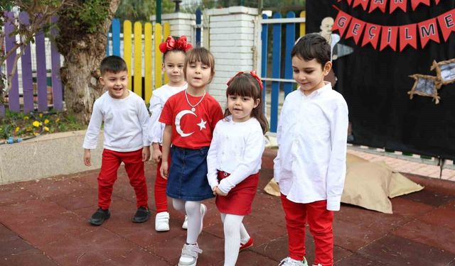 Didim Belediyesi'nin minikleri 'Çanakkale' performansı takdir topladı