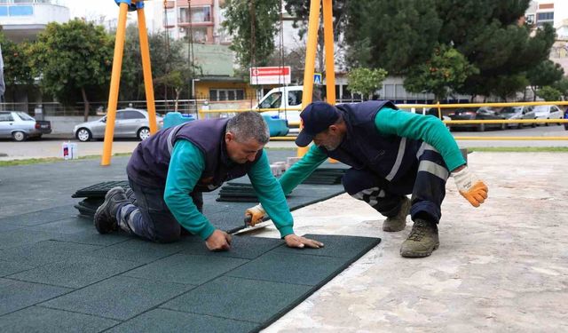 Efeler Belediyesi'nden parklarda bakım ve onarım çalışması