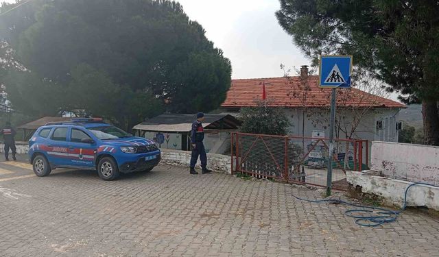 Aydın'da jandarma ekipleri okul önlerindeki güvenlik tedbirlerini arttırdı