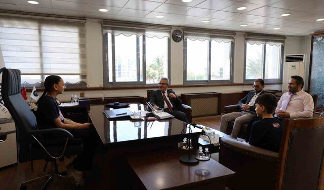Minik başkanlar 23 Nisan'da Nazilli Belediyesi'nde görev başına geçti