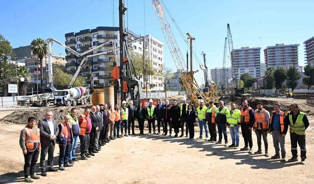Yeni Dörtyol Köprülü Kavşağı'nda çalışmalar devam ediyor