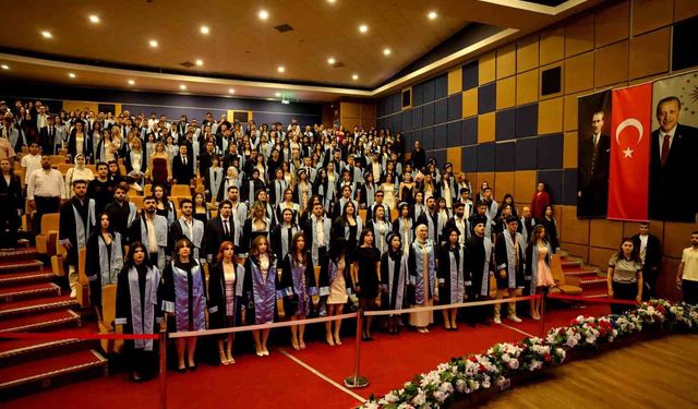 ADÜ İletişim Fakültesi mezunlarını törenle uğurladı