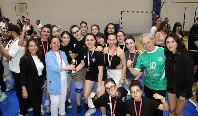 ADÜFEST Spor Şenlikleri kapsamında kupa törenleri gerçekleştirildi