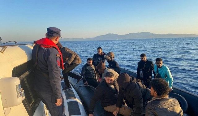 Aydın'da 18 düzensiz göçmen kurtarıldı