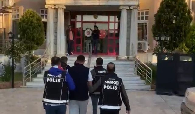 Aydın'da teknede 186 kilo uyuşturucu ele geçirildi