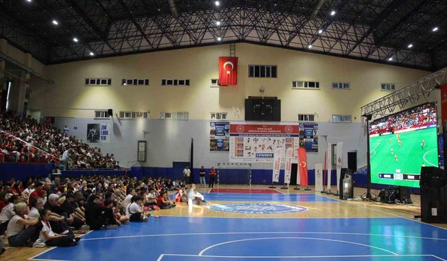 Aydınlılar Dünya Kupası maçını birlikte izledi