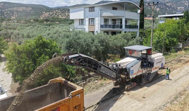 Kuyucak'ta mahalleleri birbirine bağlayan yol yenileniyor