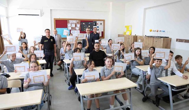 Söke'de 21 bin 537 öğrenci karne sevinci yaşadı