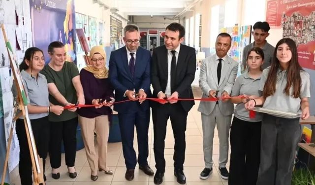 Yenipazar'da yıl sonu sergisi açıldı