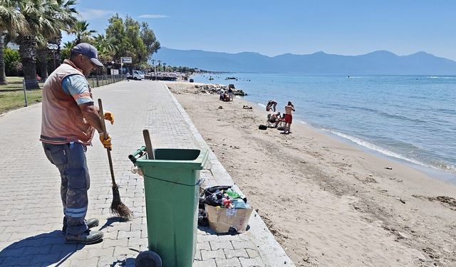 KUŞADASI’NDA BAYRAM TATİLİNDE 3 BİN 67 TON ÇÖP TOPLANDI