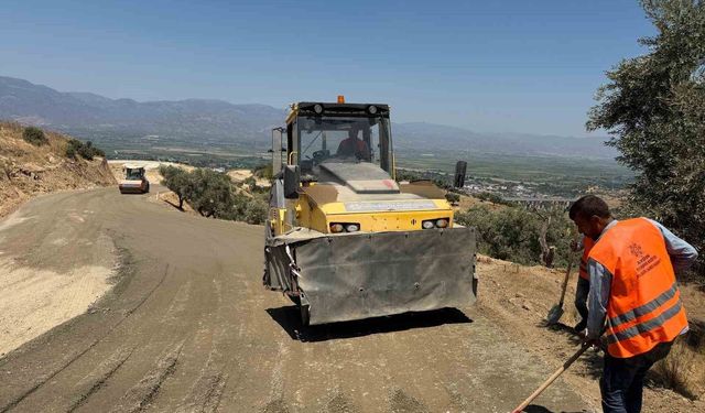 Aydın Büyükşehir 17 ilçede yol çalışmalarını sürdürüyor