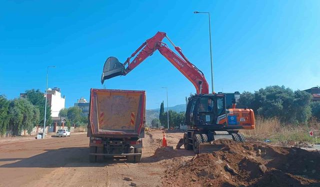 Aydın Büyükşehir'in yol çalışmaları devam ediyor