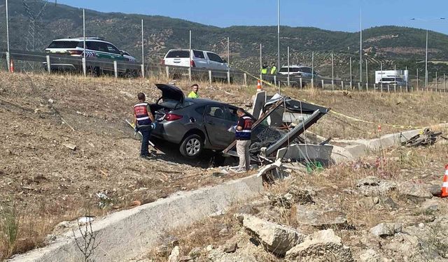 Aydın-Denizli otoyolunda ilginç kaza: Otobanda araç yoldan çıktı, kulübesinde bekleyen bekçi kazada hayatını kaybetti